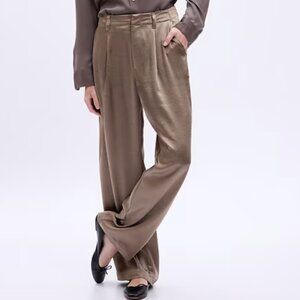 NWT GAP High Rise Pleated Satin Trousers in Cashmere Brown -- Size 00